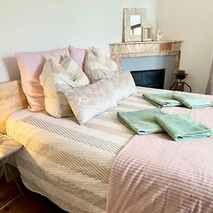 https://apt-la-viarhona-a.hotels-rhonealpes.com